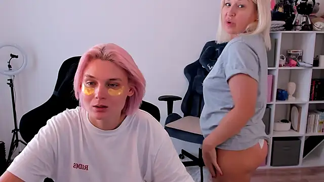 hotblonds online show from 10/04/25, 10:06