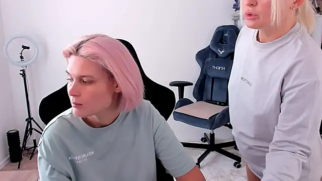 hotblonds online show from 10/11/25, 10:27