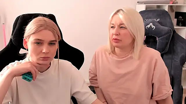 hotblonds online show from 03/07/25, 02:01