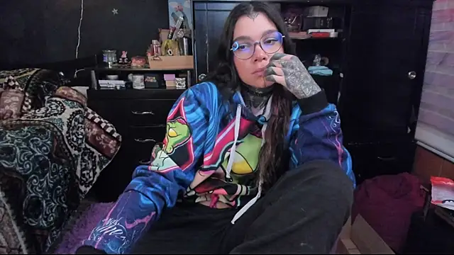 Snapshot of Lilmarieee chatting on 03/14/25, 01:48 Lilmarieee online show from 03/14/25, 01:48