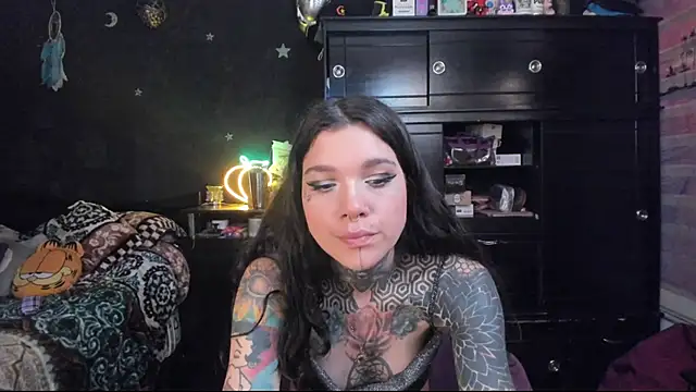 Snapshot of Lilmarieee chatting on 02/06/25, 10:10 Lilmarieee online show from 02/06/25, 10:10
