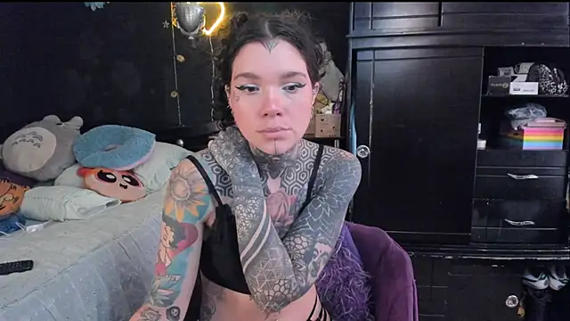 Snapshot of Lilmarieee chatting on 09/19/25, 04:11 Lilmarieee online show from 09/19/25, 04:11