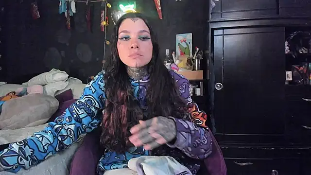 Snapshot of Lilmarieee chatting on 11/05/25, 10:13 Lilmarieee online show from 11/05/25, 10:13