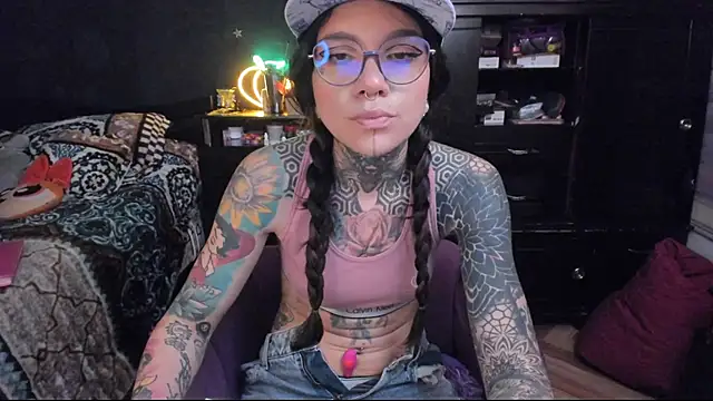 Snapshot of Lilmarieee chatting on 02/05/25, 12:20 Lilmarieee online show from 02/05/25, 12:20