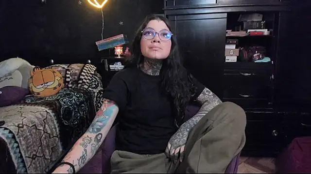 Snapshot of Lilmarieee chatting on 03/19/25, 10:09 Lilmarieee online show from 03/19/25, 10:09