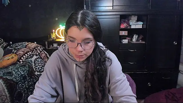 Snapshot of Lilmarieee chatting on 02/14/25, 09:53 Lilmarieee online show from 02/14/25, 09:53