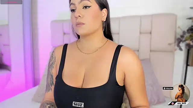 Snapshot of nataly_clark_ chatting on 11/26/25, 07:36 nataly clark online show from 11/26/25, 07:36