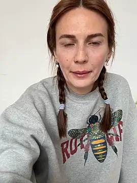 BritneyHall online show from 10/16/25, 07:16