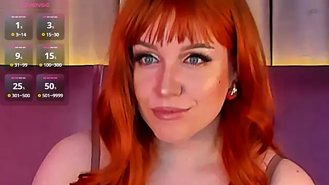 Snapshot of RoseRoxy chatting on 10/17/25, 01:35 RoseRoxy online show from 10/17/25, 01:35