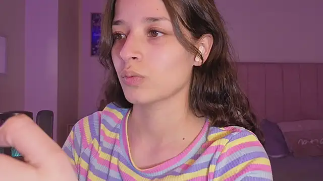 Amaia Daniells online show from 11/25/25, 03:40