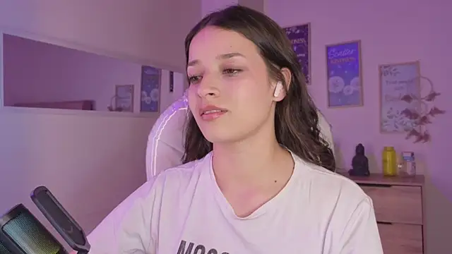 Amaia Daniells online show from 10/23/25, 03:49