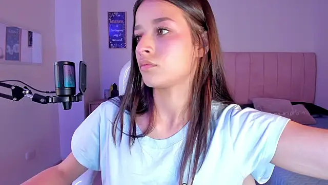 Amaia Daniells online show from 02/24/25, 03:23