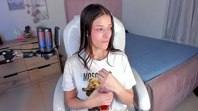 Amaia Daniells online show from 02/25/25, 03:09