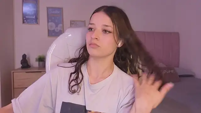 Amaia Daniells online show from 11/30/25, 04:02