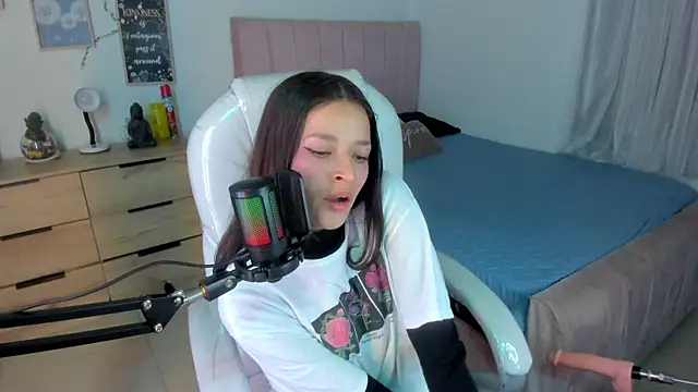 Amaia Daniells online show from 02/06/25, 04:10