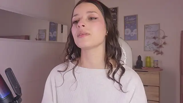 Amaia Daniells online show from 11/05/25, 03:31