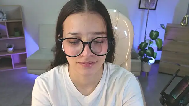 Snapshot of Amaia_Daniells chatting on 02/03/26, 12:32 Amaia Daniells online show from 02/03/26, 12:32