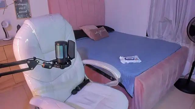 Amaia Daniells online show from 02/07/25, 04:06