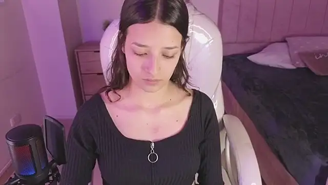 Amaia Daniells online show from 09/25/25, 03:56