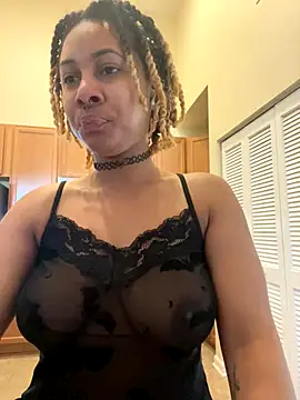 Snapshot of goddessxdreaxo chatting on 10/16/25, 12:24 goddessxdreaxo online show from 10/16/25, 12:24