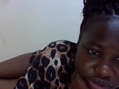 cute-marianna online show from 04/17/26, 02:42