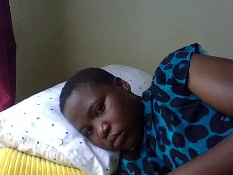 cute-marianna online show from 10/27/25, 11:00