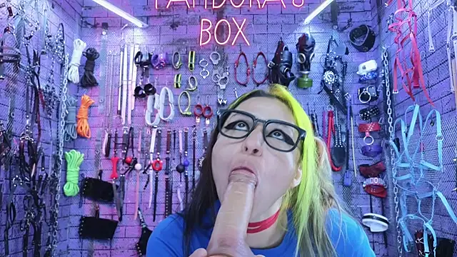 Snapshot of PANDORANEZZ chatting on 02/22/25, 01:35 PANDORANEZZ online show from 02/22/25, 01:35