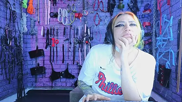 Snapshot of PANDORANEZZ chatting on 11/15/25, 05:55 PANDORANEZZ online show from 11/15/25, 05:55