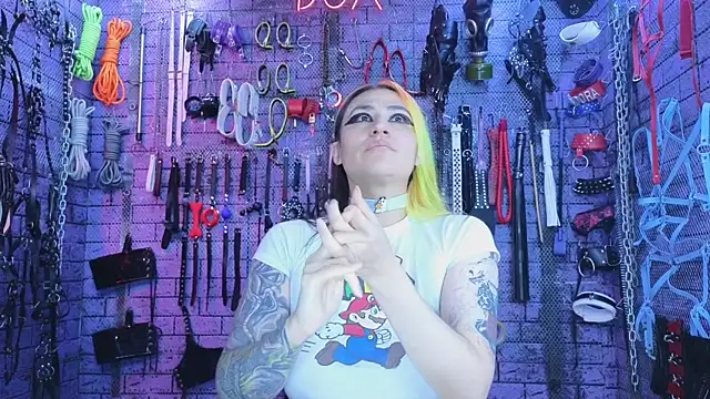 Snapshot of PANDORANEZZ chatting on 11/19/25, 06:02 PANDORANEZZ online show from 11/19/25, 06:02