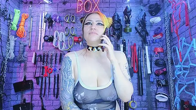 Snapshot of PANDORANEZZ chatting on 11/12/25, 04:22 PANDORANEZZ online show from 11/12/25, 04:22