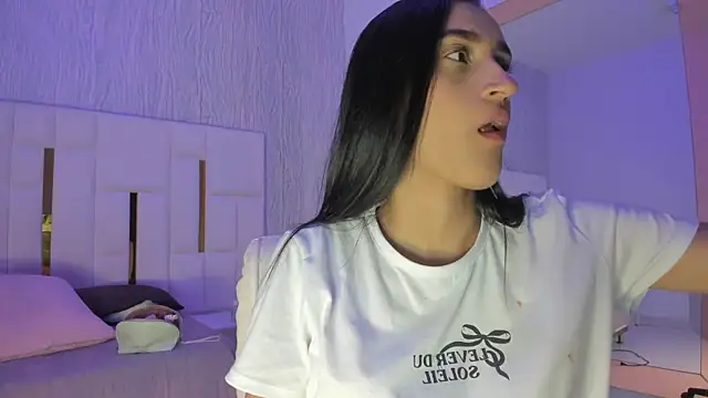 Snapshot of Meghan_stonne_ chatting on 01/10/26, 07:20 Meghan stonne online show from 01/10/26, 07:20