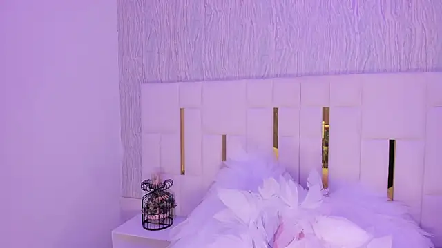 Meghan stonne  online show from 10/24/25, 07:02