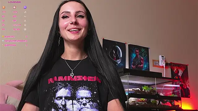 YaraAveiri online show from 04/09/26, 10:54