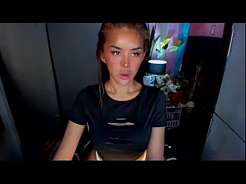 QuiinMollyXxX online show from 06/19/26, 01:22