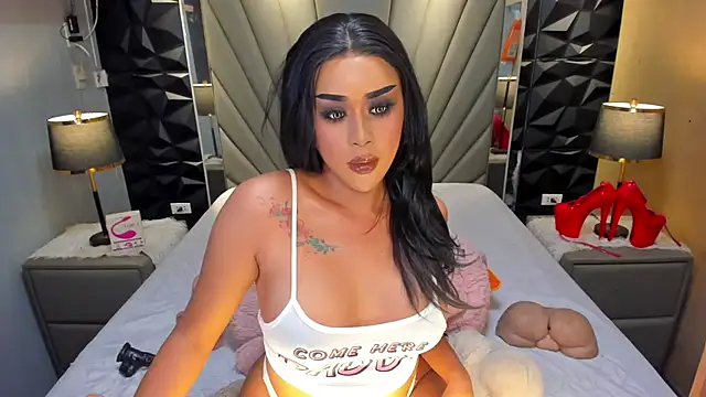 QuiinMollyXxX online show from 11/17/25, 03:49