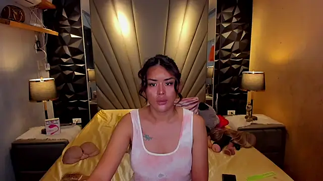 QuiinMollyXxX online show from 10/06/25, 11:16