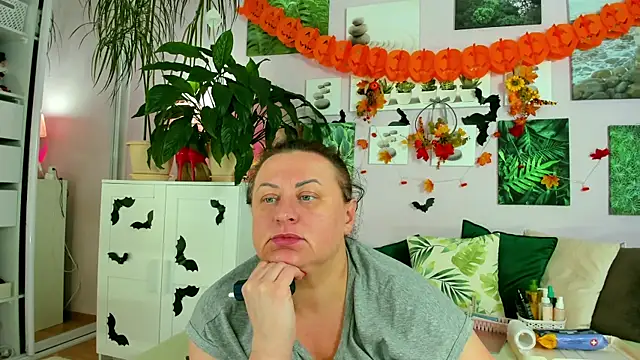 Snapshot of BigTittyGoddess chatting on 10/26/25, 01:55 BigTittyGoddess online show from 10/26/25, 01:55