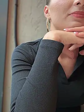 YOUR-KARINA online show from 10/29/25, 09:52