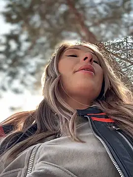 Snapshot of YOUR-KARINA chatting on 03/14/25, 06:32 YOUR-KARINA online show from 03/14/25, 06:32