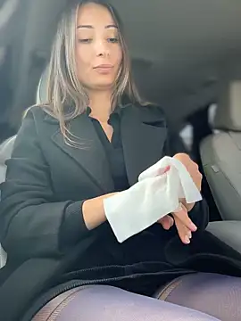 Snapshot of YOUR-KARINA chatting on 03/10/25, 07:44 YOUR-KARINA online show from 03/10/25, 07:44