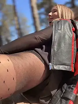 Snapshot of YOUR-KARINA chatting on 03/19/25, 05:52 YOUR-KARINA online show from 03/19/25, 05:52