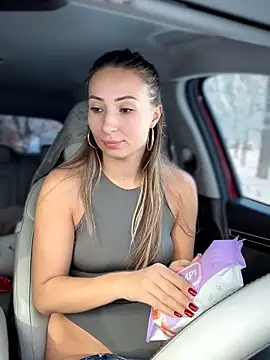 YOUR-KARINA online show from 02/07/26, 04:31