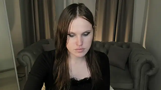 EffieMinki online show from 05/18/26, 08:46