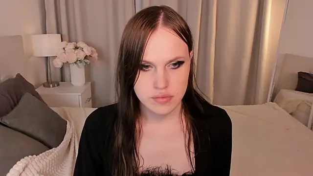 Snapshot of EffieMinki chatting on 02/27/26, 10:20 EffieMinki online show from 02/27/26, 10:20