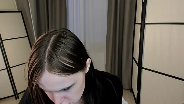 EffieMinki online show from 04/02/26, 06:09