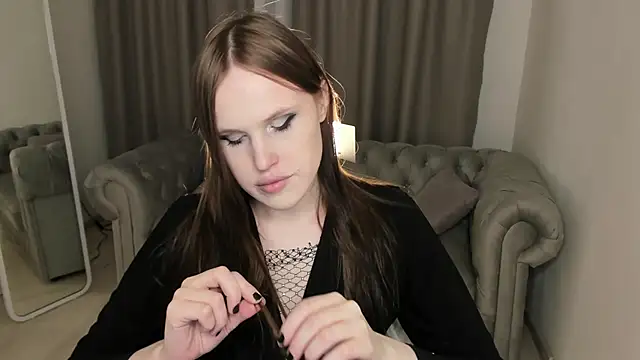 EffieMinki online show from 04/16/26, 08:42