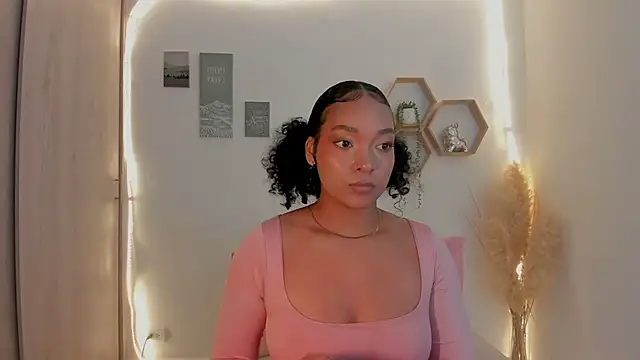 Snapshot of mariam_hill chatting on 06/12/26, 12:52 mariam hill online show from 06/12/26, 12:52
