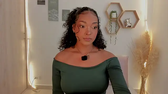 Snapshot of mariam_hill chatting on 05/27/26, 07:43 mariam hill online show from 05/27/26, 07:43