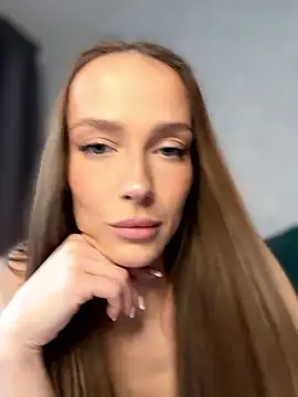 Kira Quinn online show from 01/14/26, 08:51