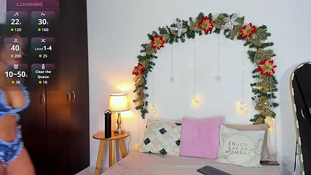 SarahCinnamon- online show from 12/16/25, 08:57